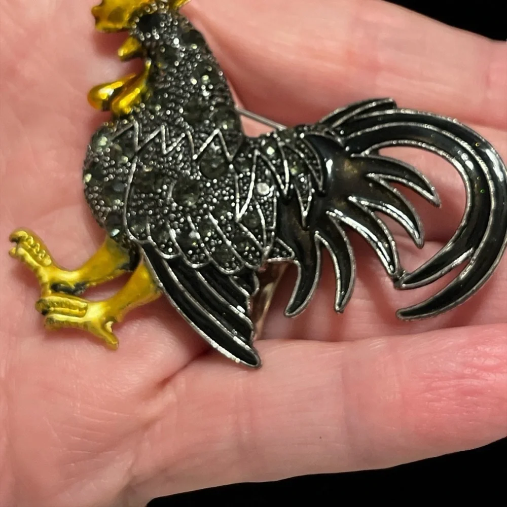 Beautiful Black and Gold Rooster Brooch